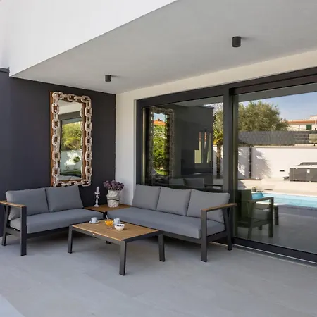 Lumino By Interhome *