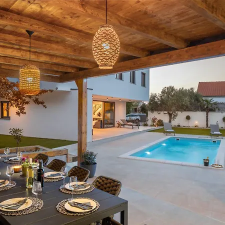 Lumino By Interhome